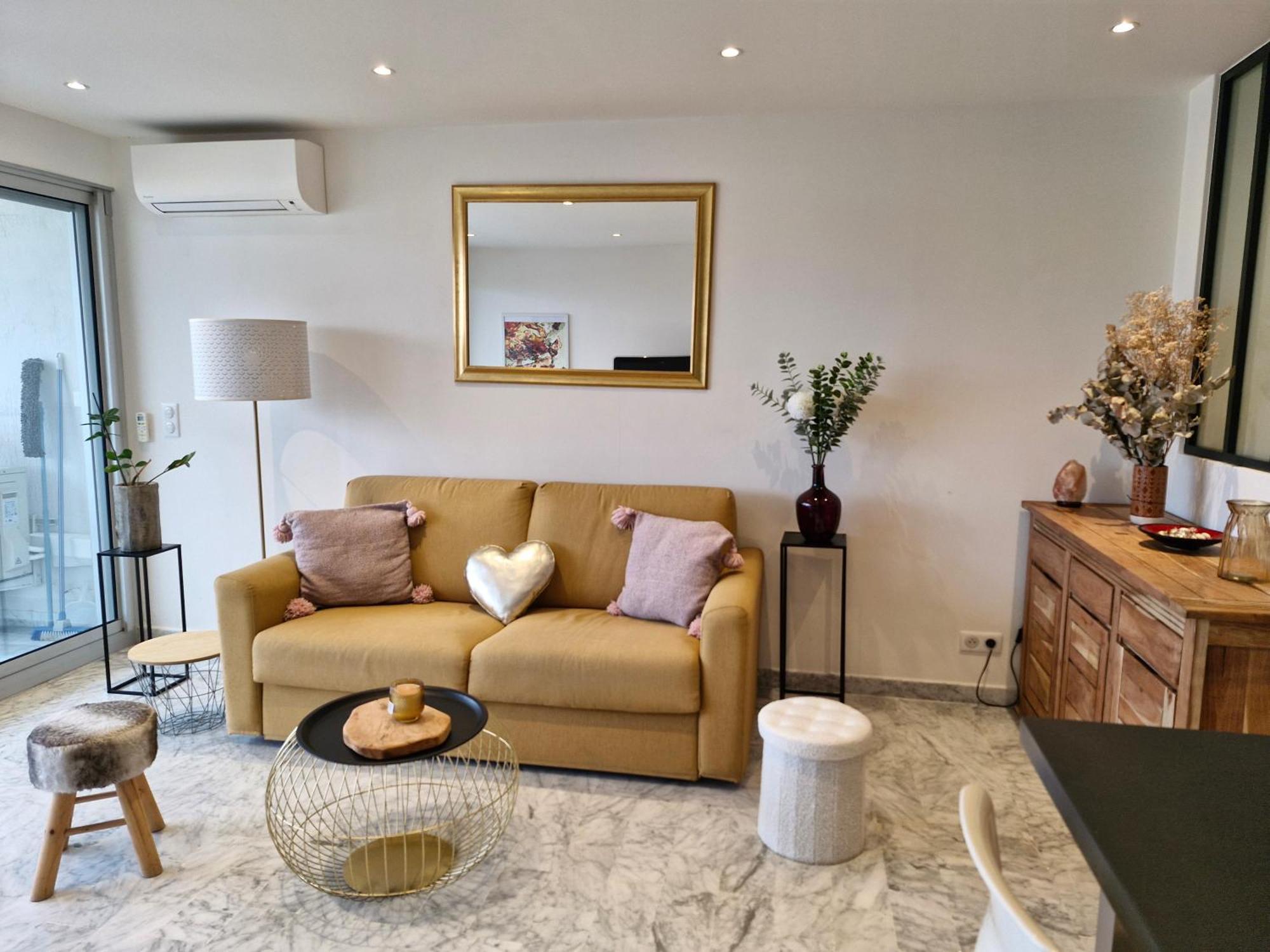 Sunny And Cosy Sea View Studio Antibes Exteriör bild
