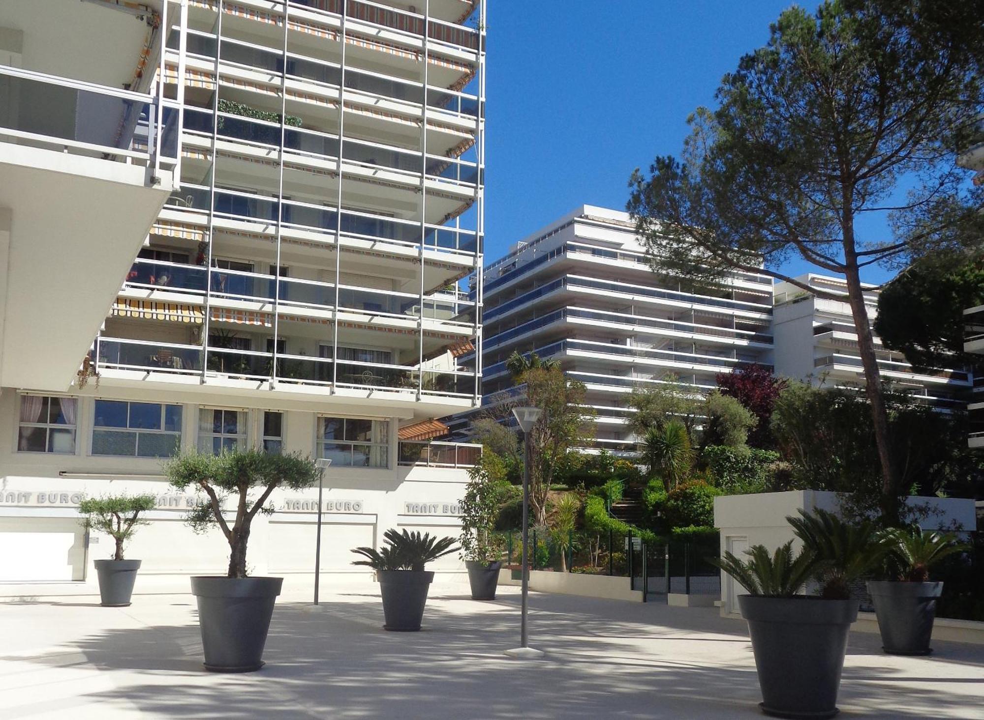 Sunny And Cosy Sea View Studio Antibes Exteriör bild